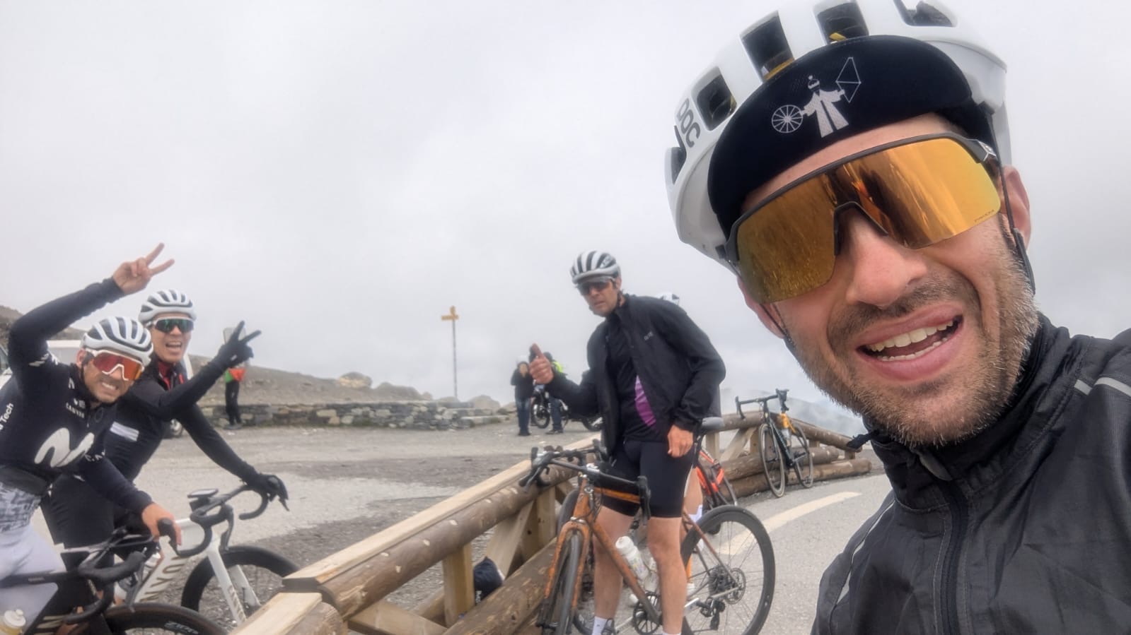 Road cycling pace line