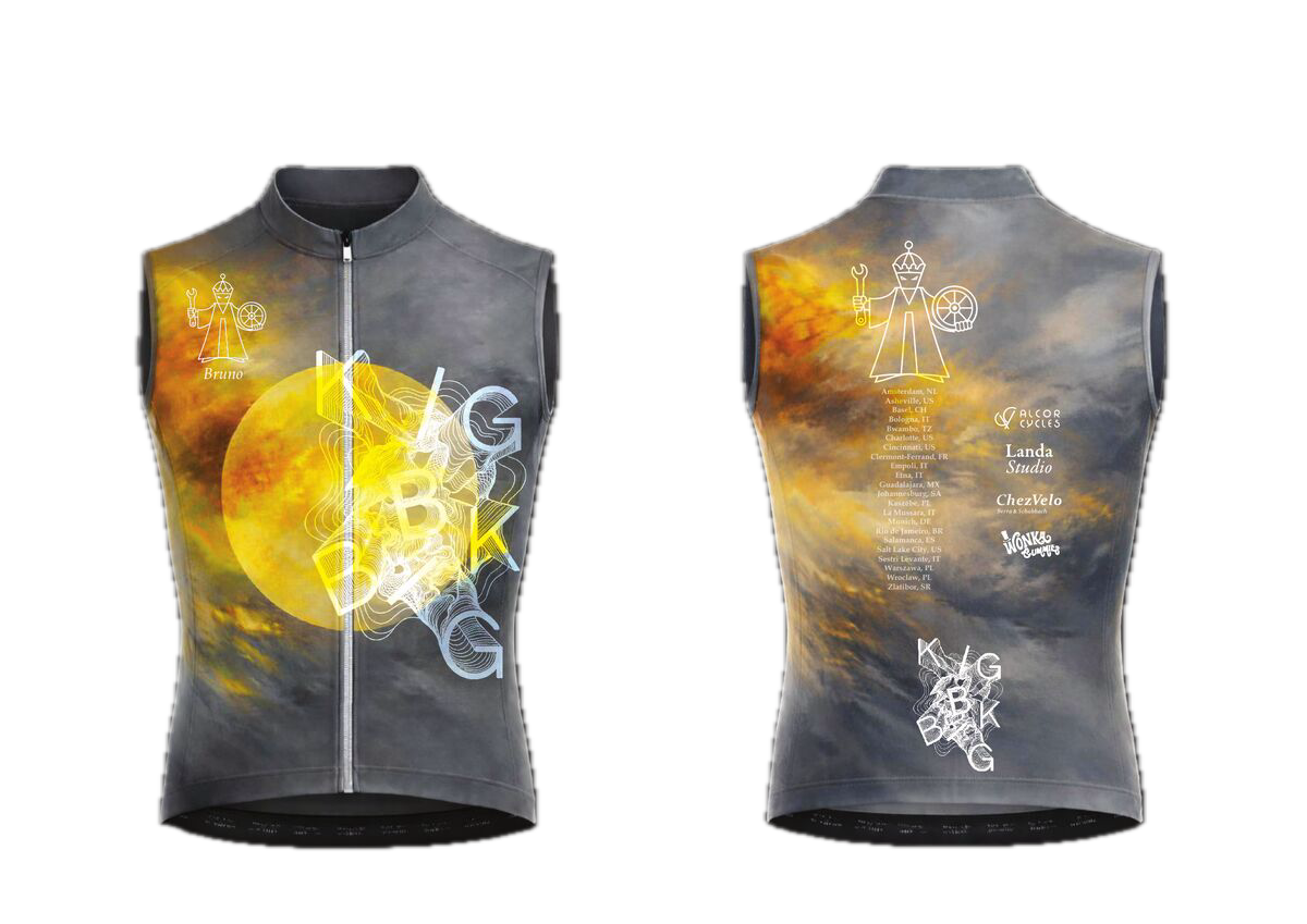 Gilet — Yellow on Dark Gray